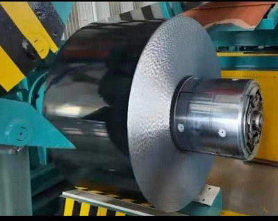 صفيحة الفولاذ المطلية باللون مع قوة الشد 300-550MPa