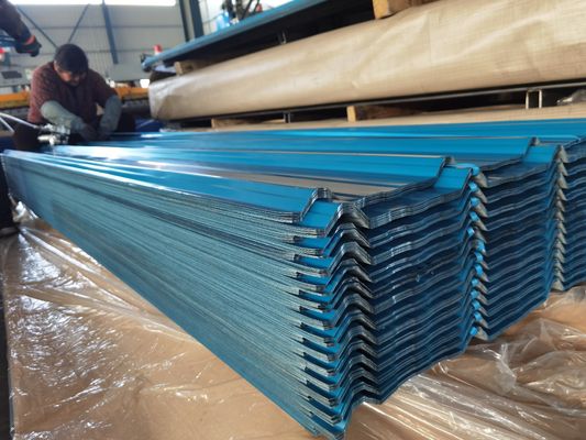 صلابة عالية 60-95HRB صفيحة الفولاذ المموجة السطح 20-275g / M2 طبقة الزنك